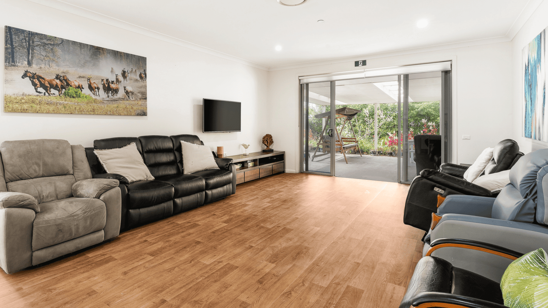 Wahroonga – modern, shared 5-bedroom home — Home image 10