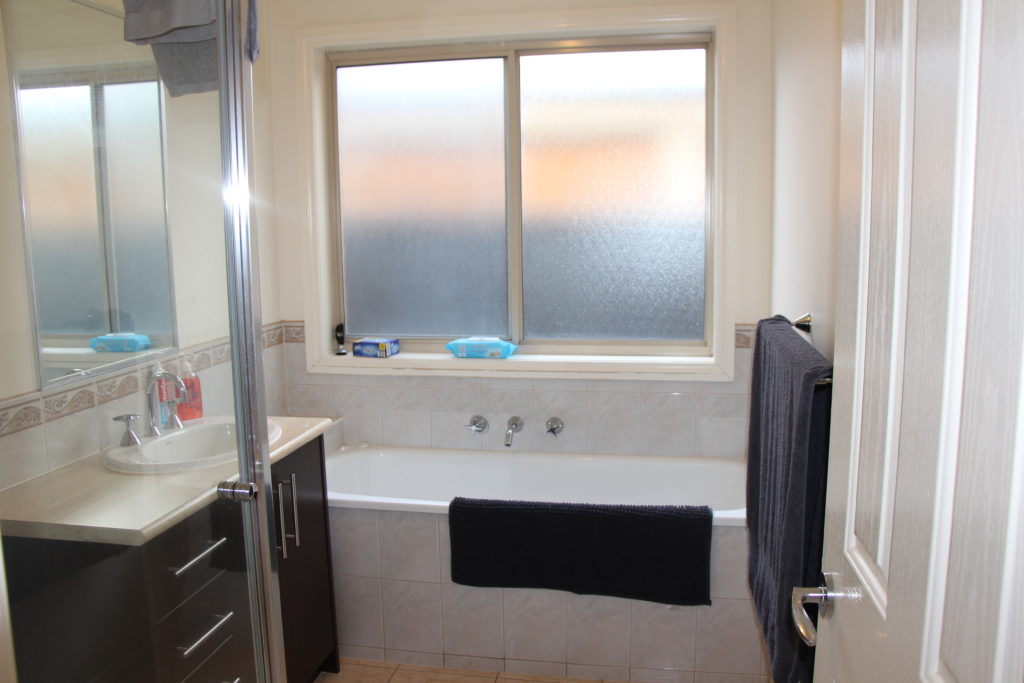 SIL/MTA/RESPITE\\FOR 2 PEOPLE/NEXT TO SHOPPING CENTRE & TRAIN STATION — Home image 7