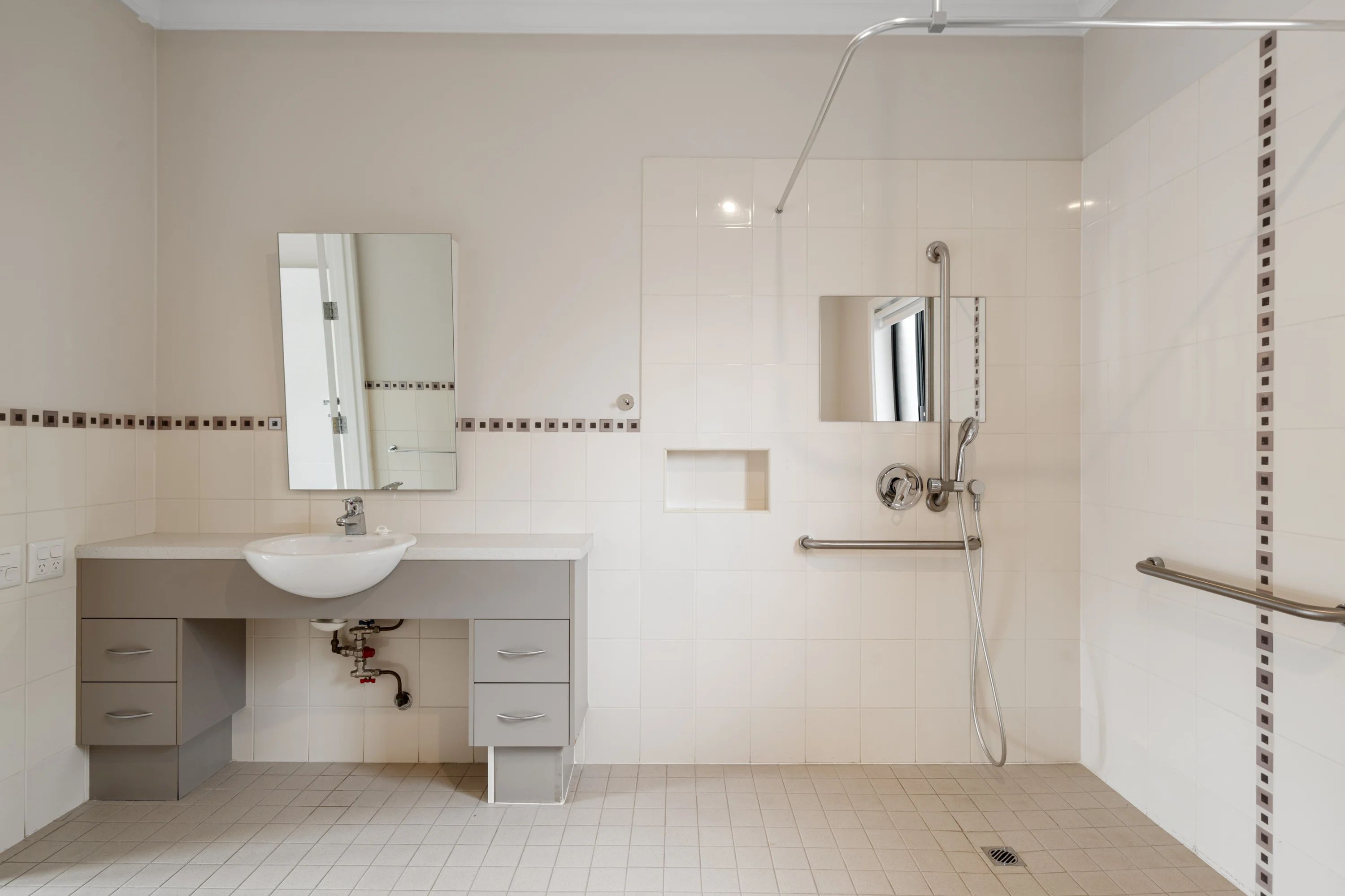 Single Occupancy Whole 2 Bedroom Villa in Elizabeth Grove — Home image 5