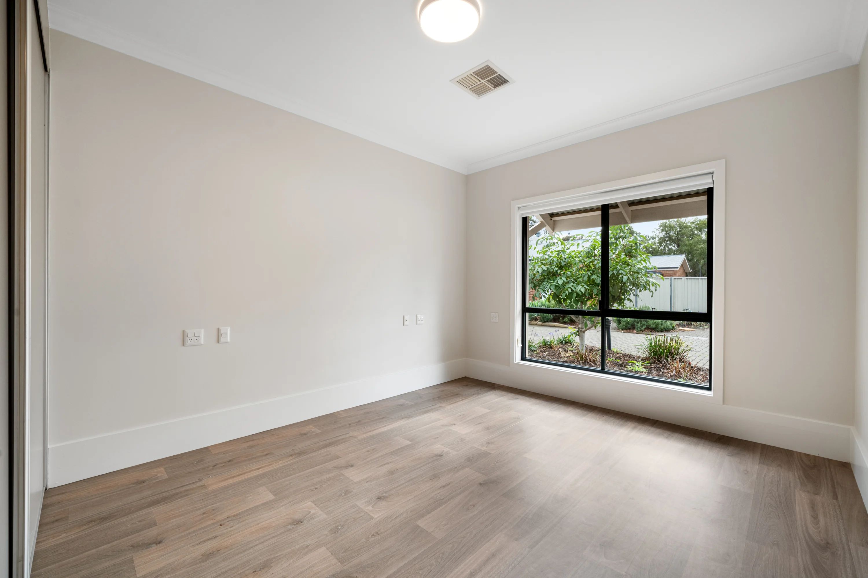 Single Occupancy Whole 2 Bedroom Villa in Elizabeth Grove — Home image 7