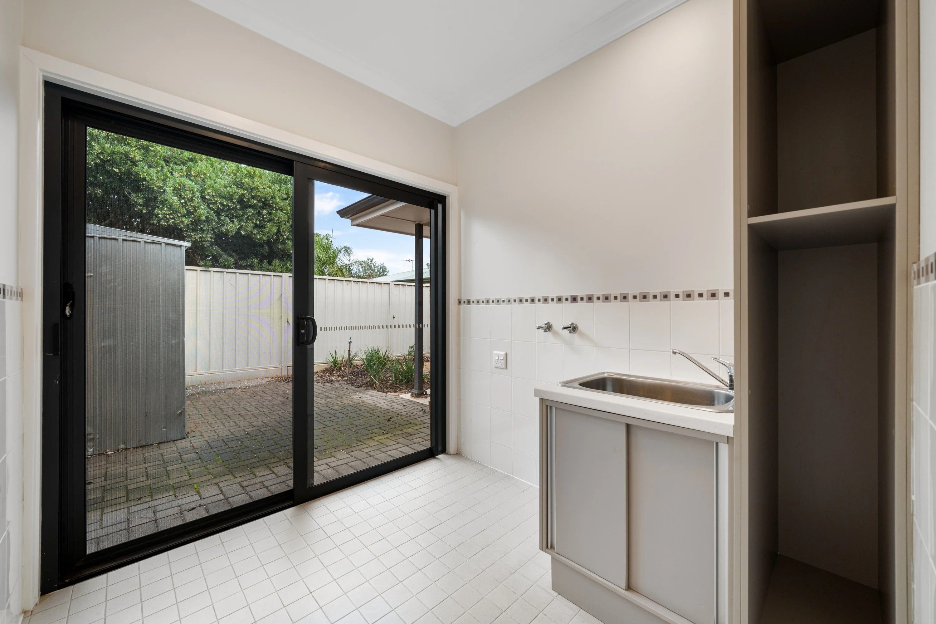 Single Occupancy Whole 2 Bedroom Villa in Elizabeth Grove — Home image 12