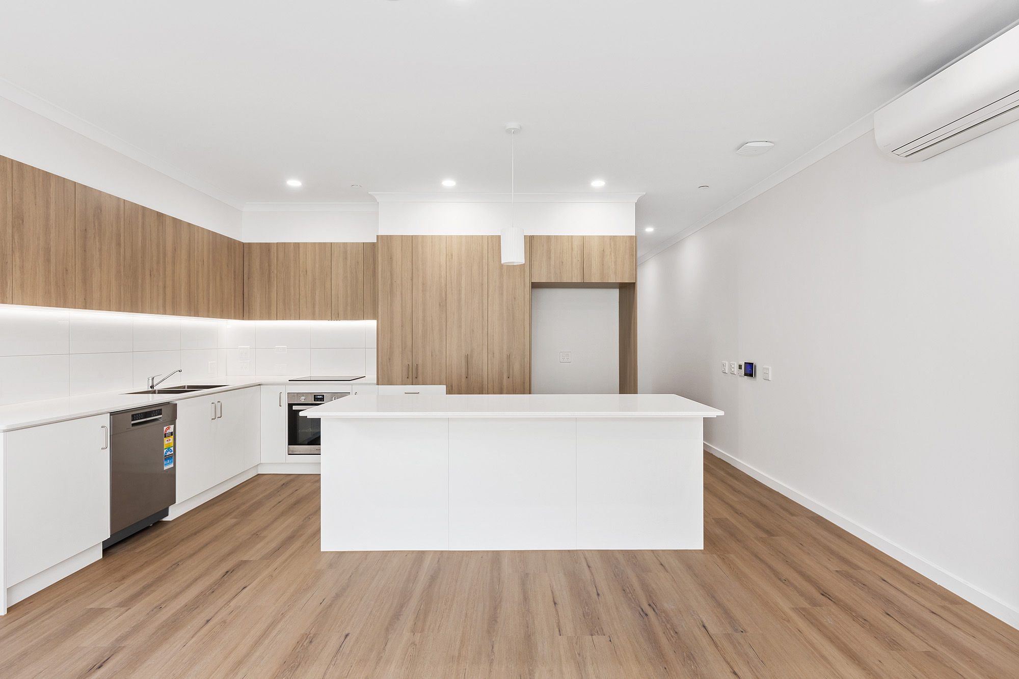 Improved Livability townhouses in leafy Langwarrin! — Home image 13