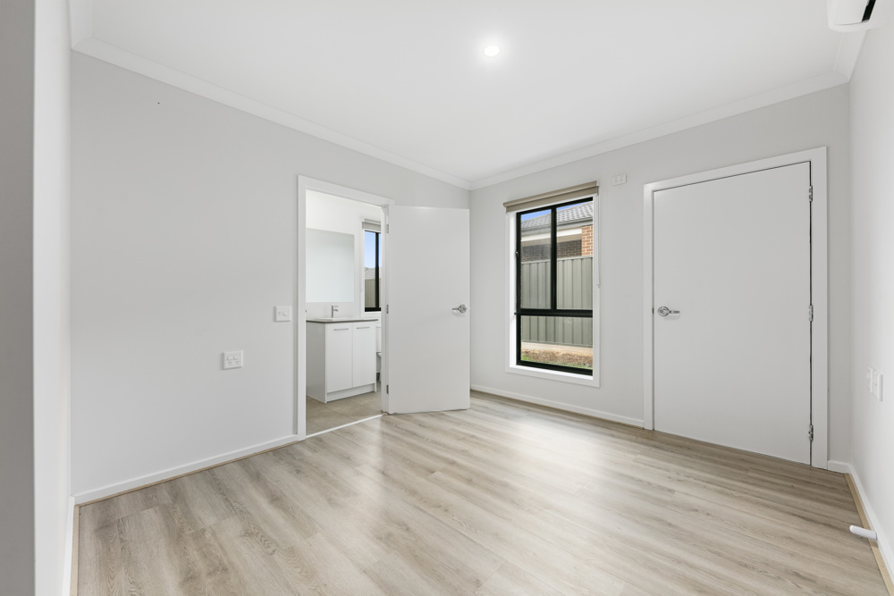 High Physical Support | 2 Bedroom Home with OOA | Purpose-Built for Complex — Home image 7