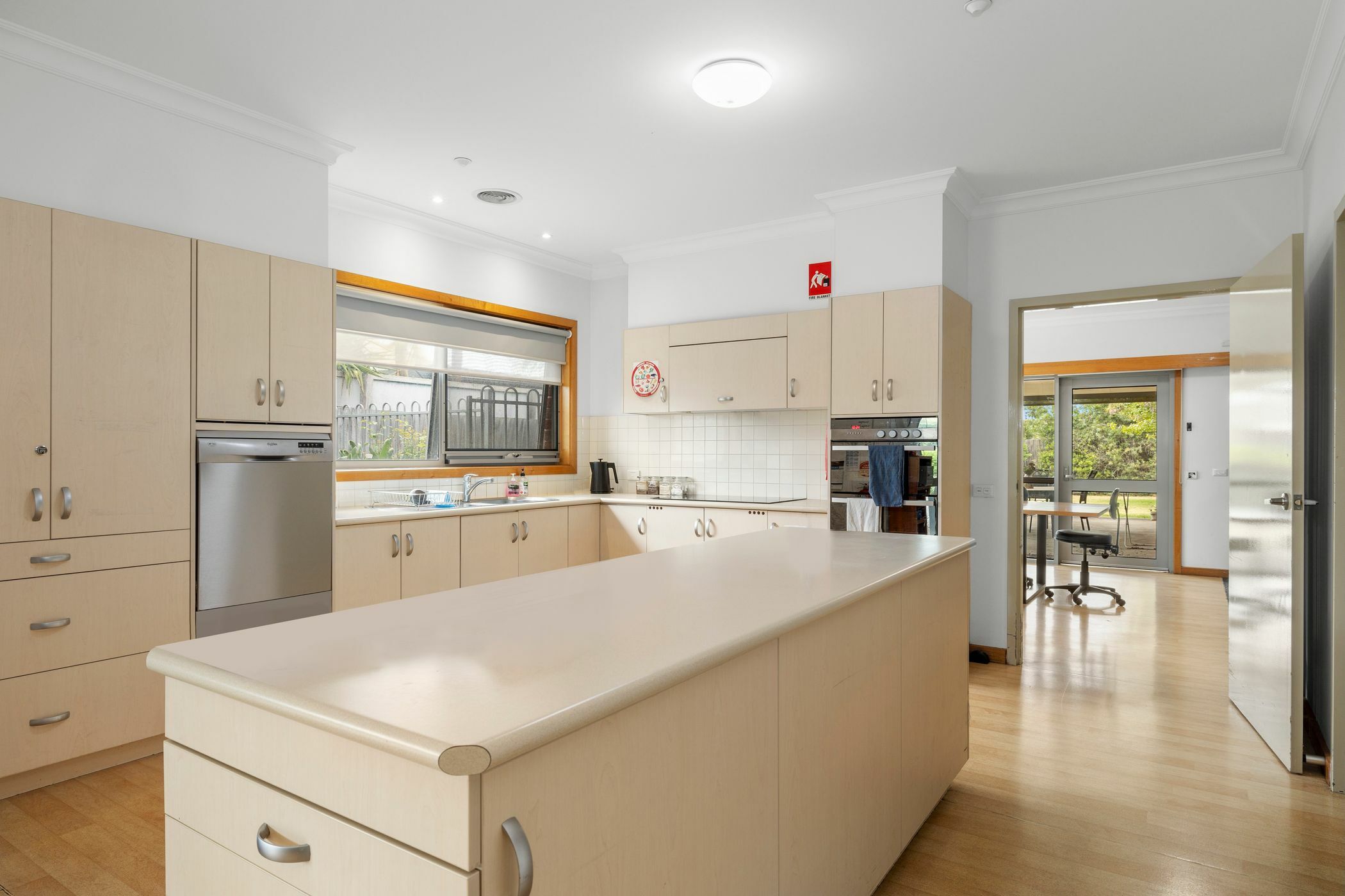 Enjoy living in a relaxed ,spacious home close to all amenities. — Home image 4