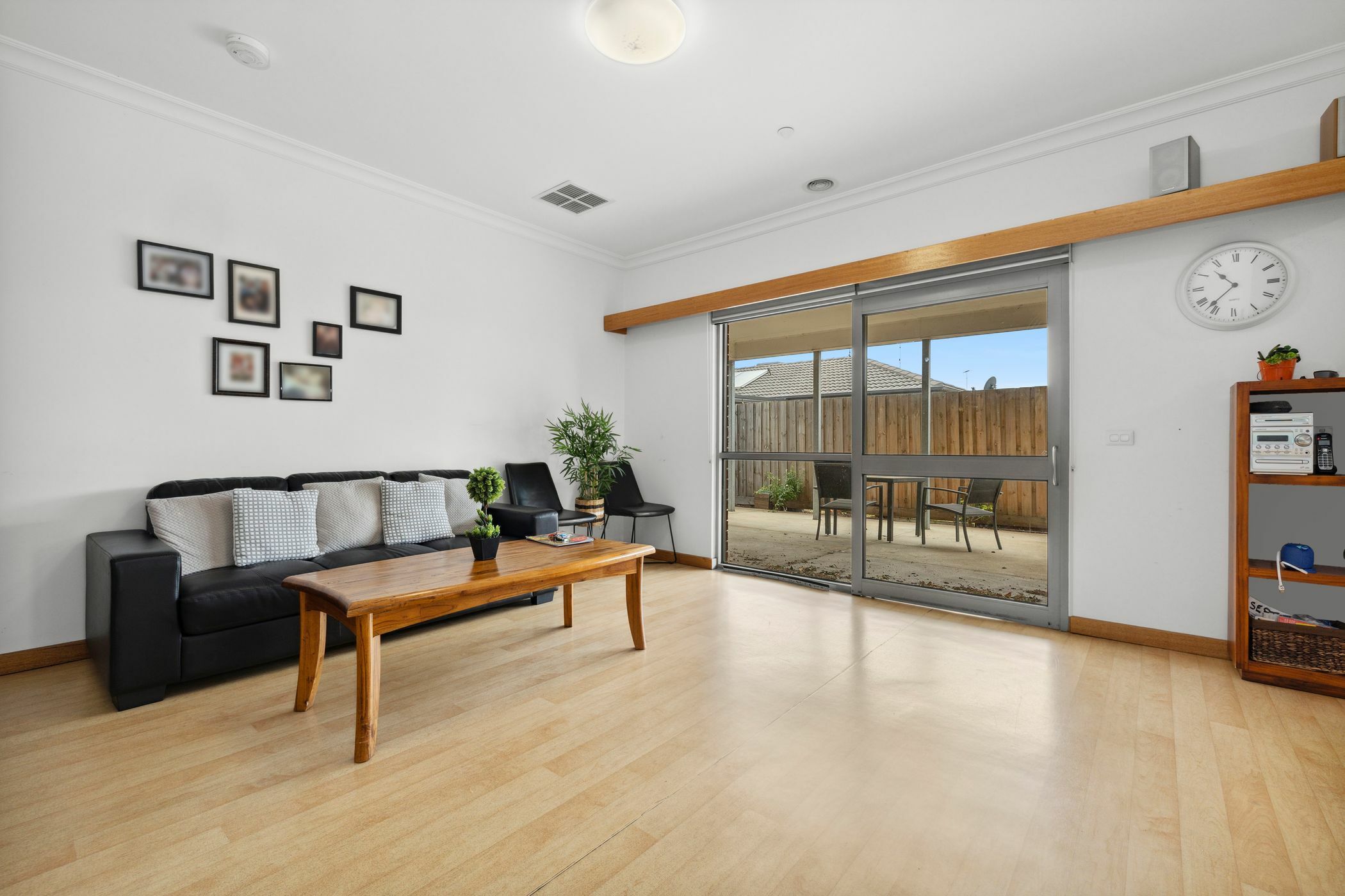 Enjoy living in a relaxed ,spacious home close to all amenities. — Home image 7