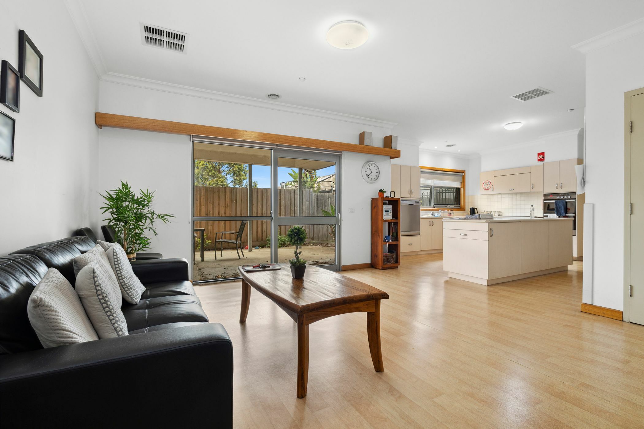 Enjoy living in a relaxed ,spacious home close to all amenities. — Home image 8