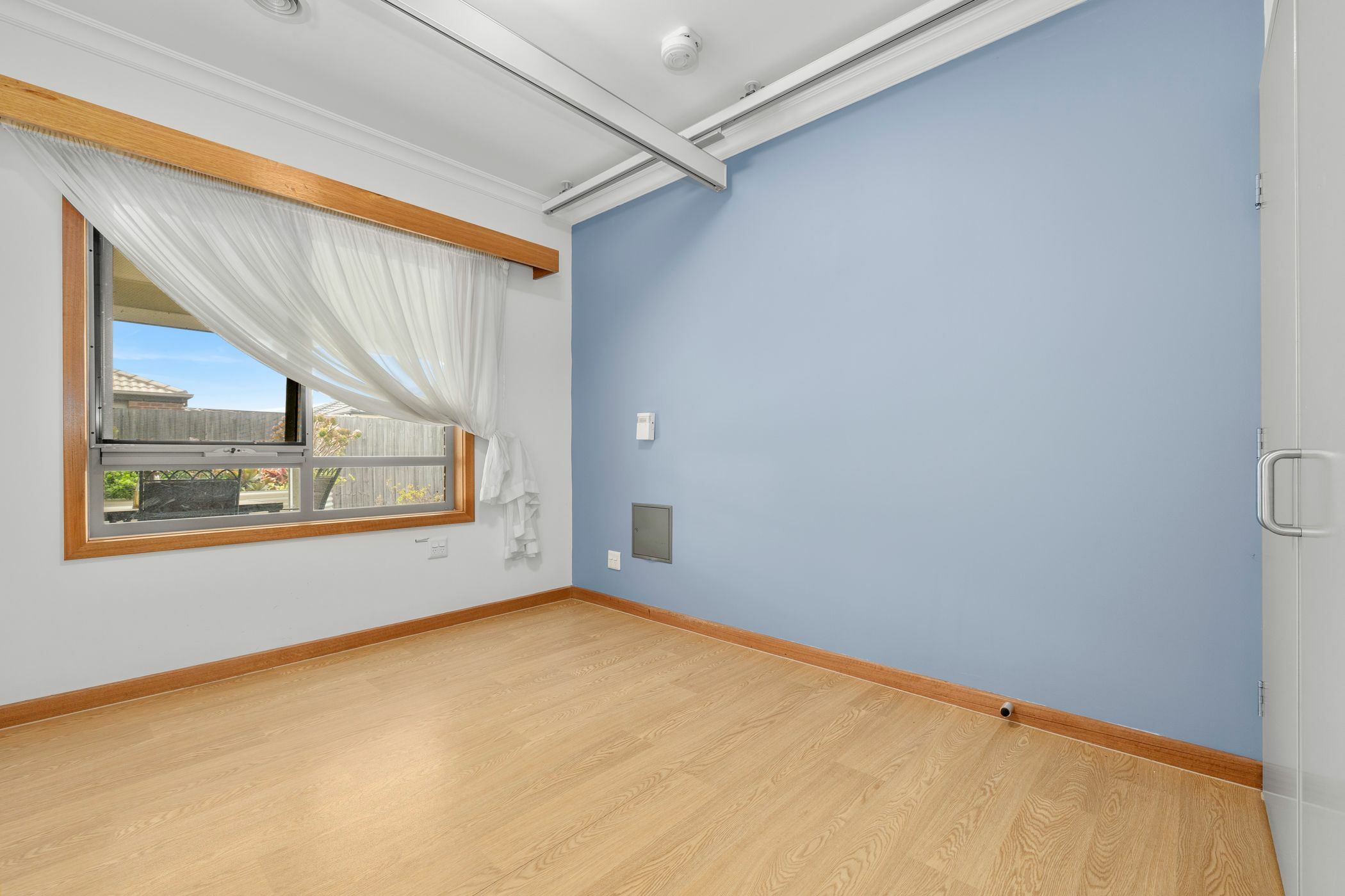 Enjoy living in a relaxed ,spacious home close to all amenities. — Home image 9