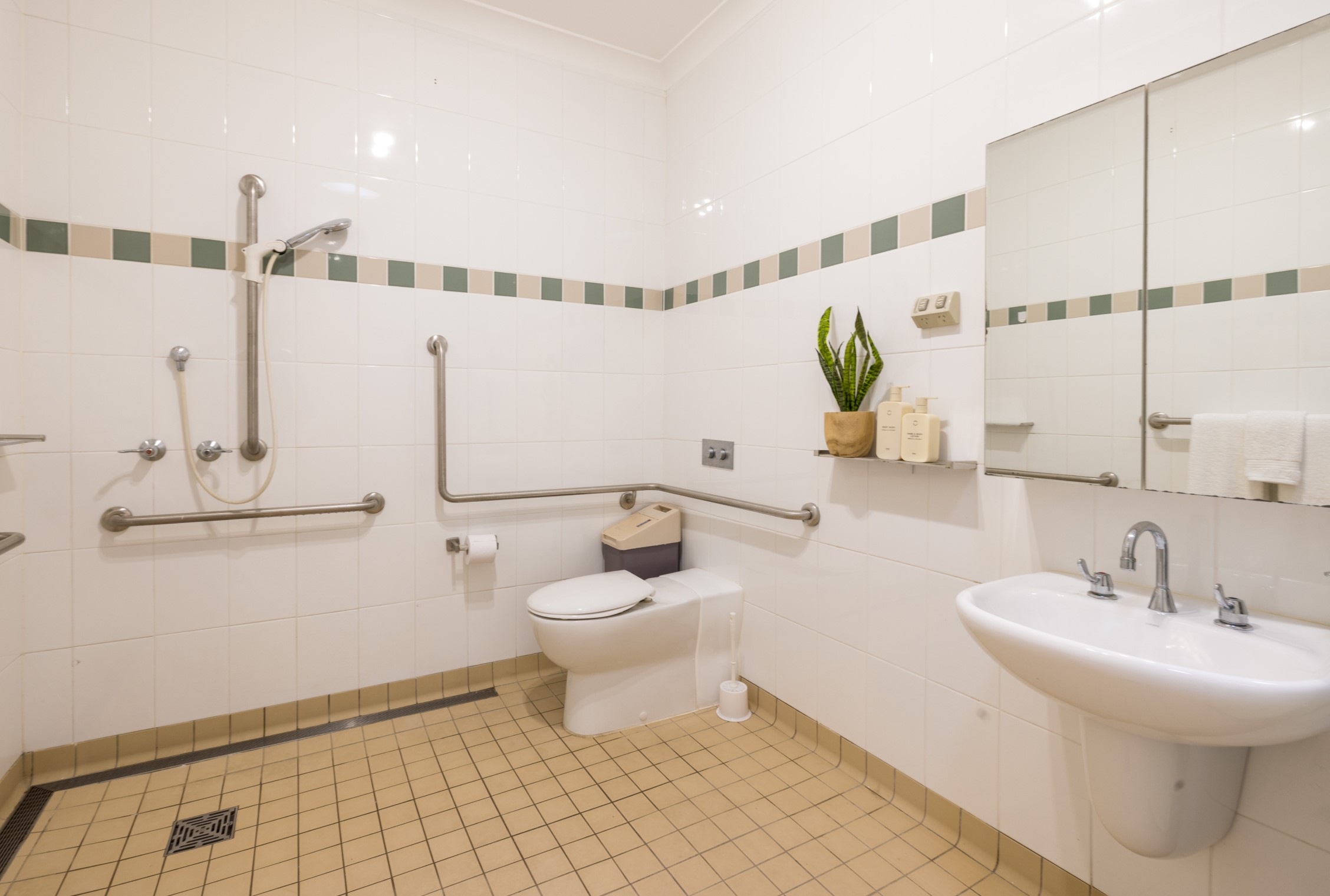 Self-contained 2-bedroom villa in the heart of Liverpool — Home image 5