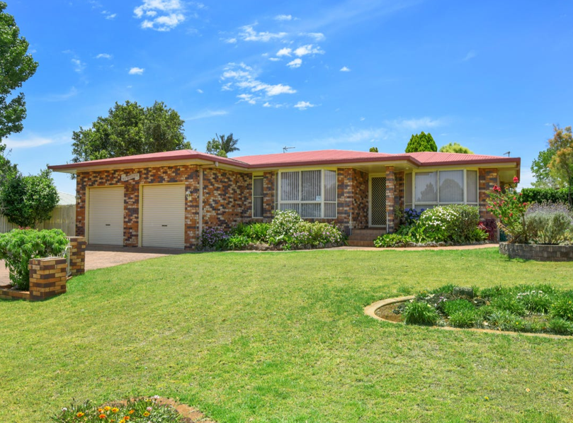 Spacious 3 bedroom home in highly sought after Toowoomba location — Home image 2
