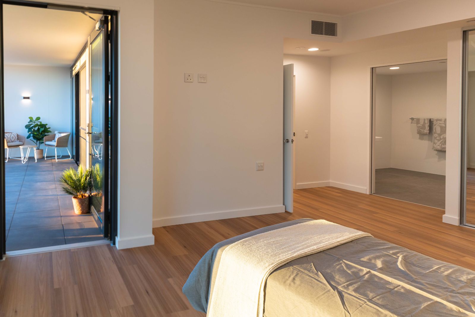 Individual Luxury Apartments Surrounded by Amenity. Disability Accommodation — Home image 3