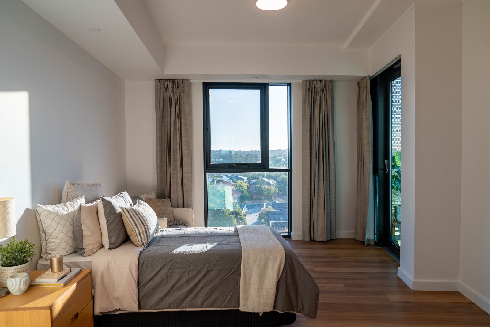 Individual Luxury Apartments Surrounded by Amenity. Disability Accommodation — Home image 11