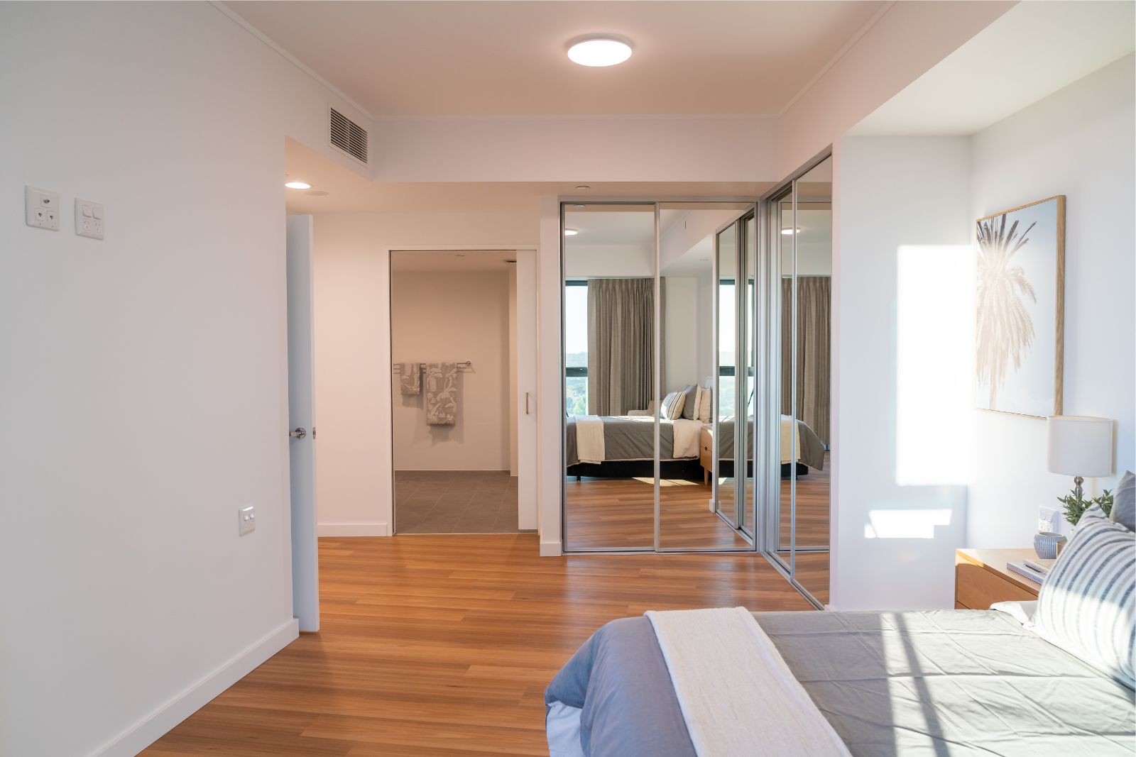 Individual Luxury Apartments Surrounded by Amenity. Disability Accommodation — Home image 12