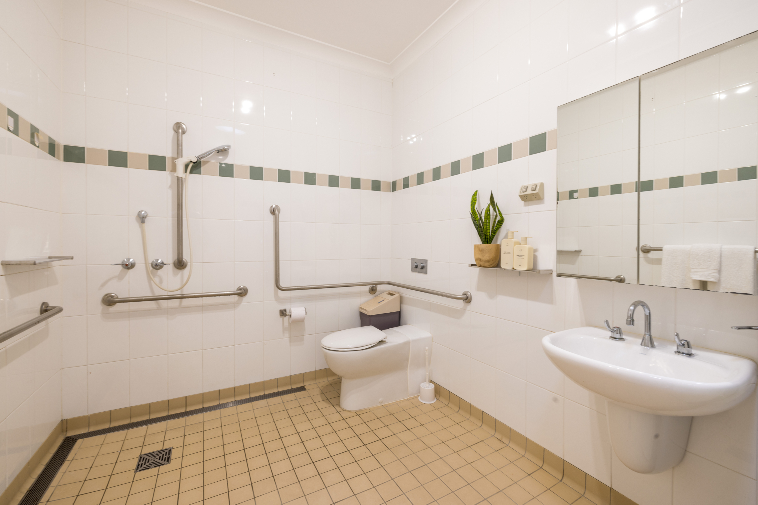 Self-contained 2-bedroom villa in the heart of Liverpool — Home image 18