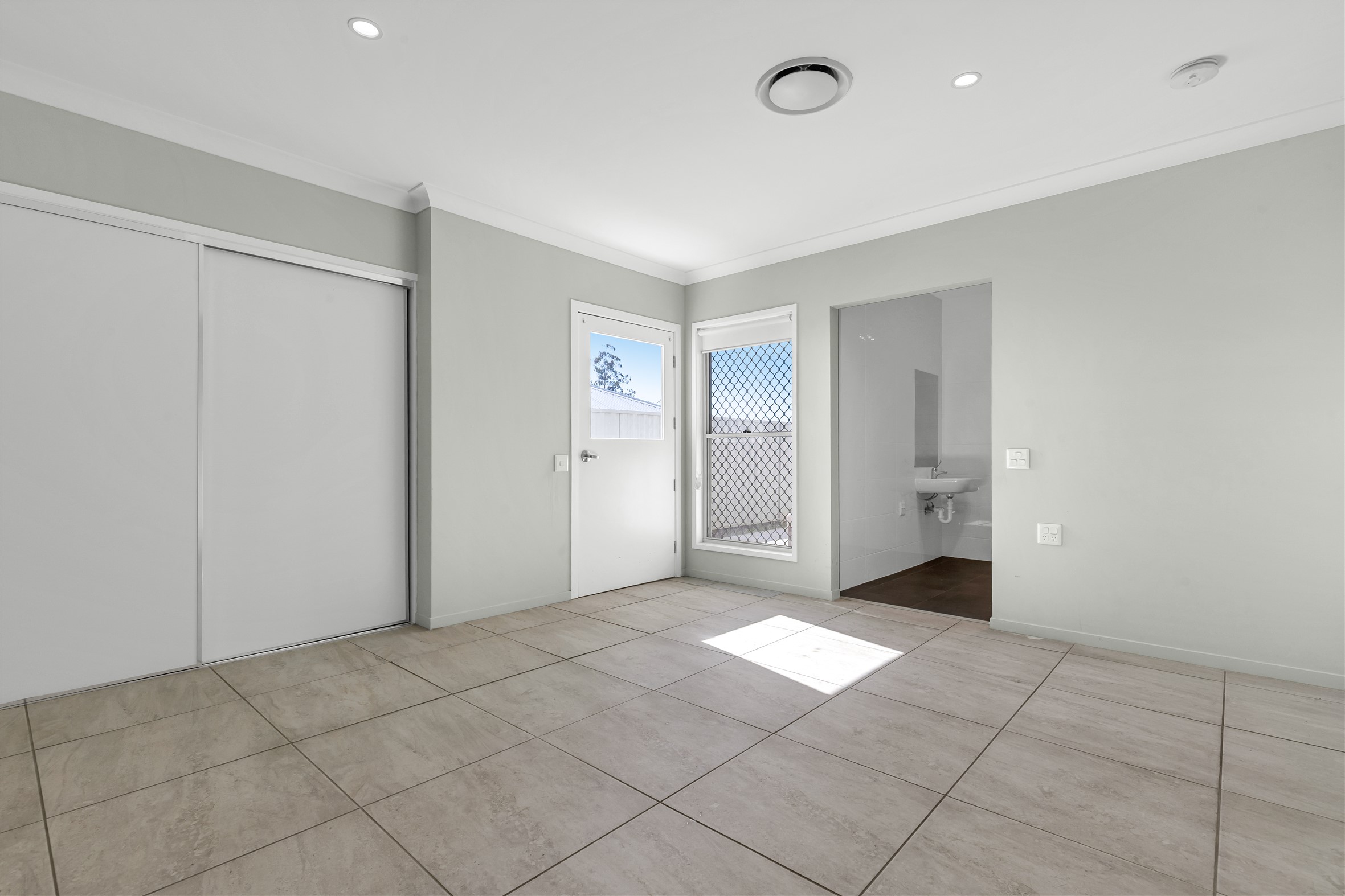 2 SDA (High Physical Support) Rooms + OOA, in Brassall — Home image 8