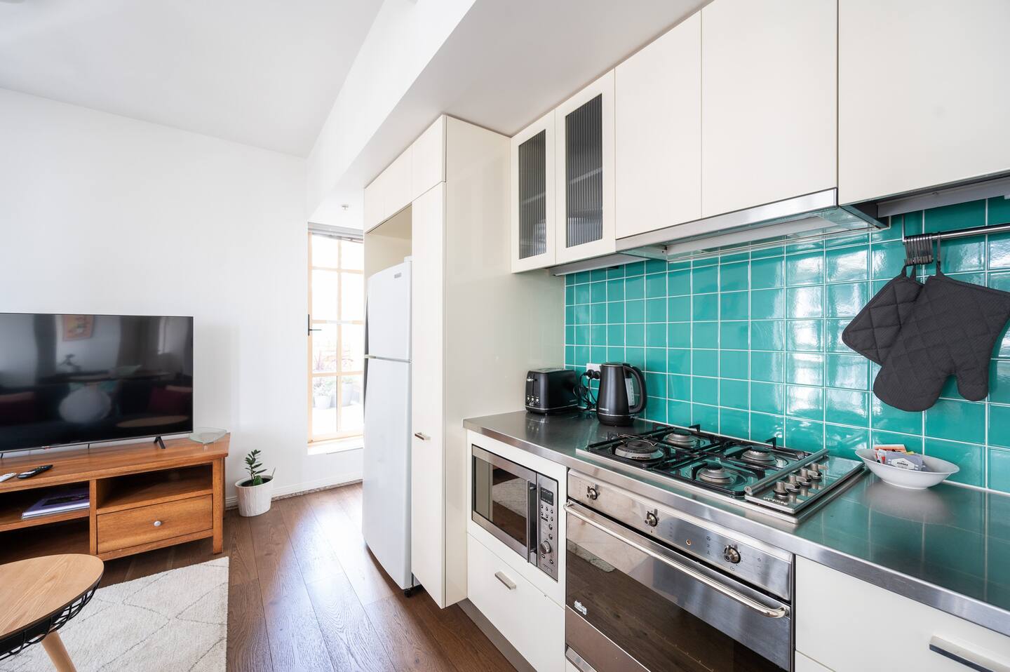 Accessible Accommodation in Melbourne CBD - Available now for MTA/STA — Home image 6