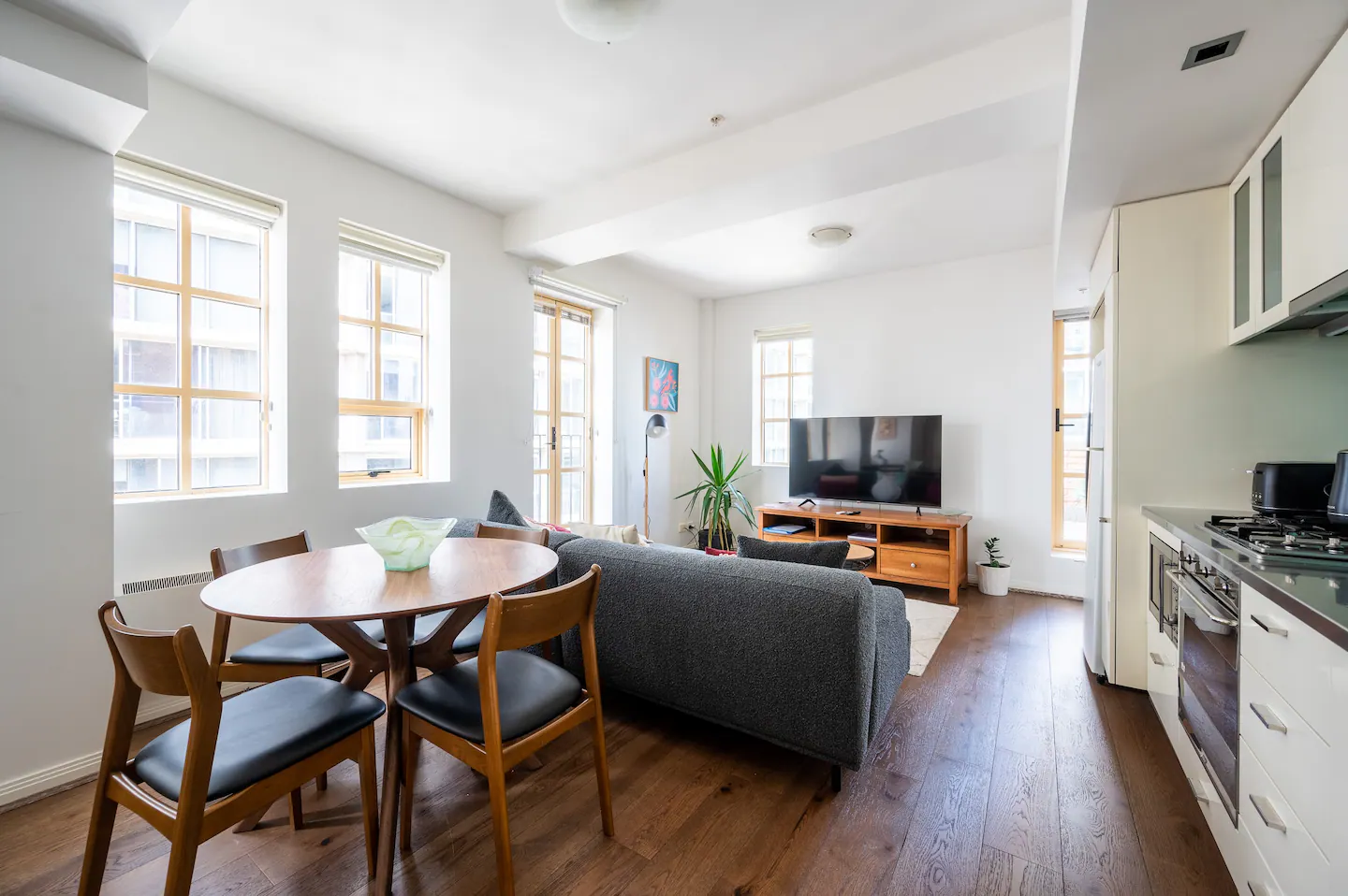 Accessible Accommodation in Melbourne CBD - Available now for MTA/STA — Home image 8
