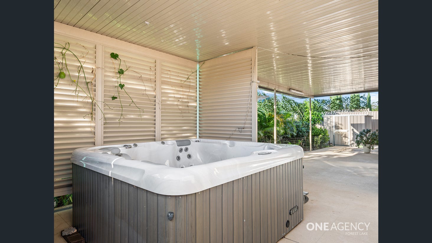 IMMACULATE SIL HOUSE AVAILABLE — Home image 9