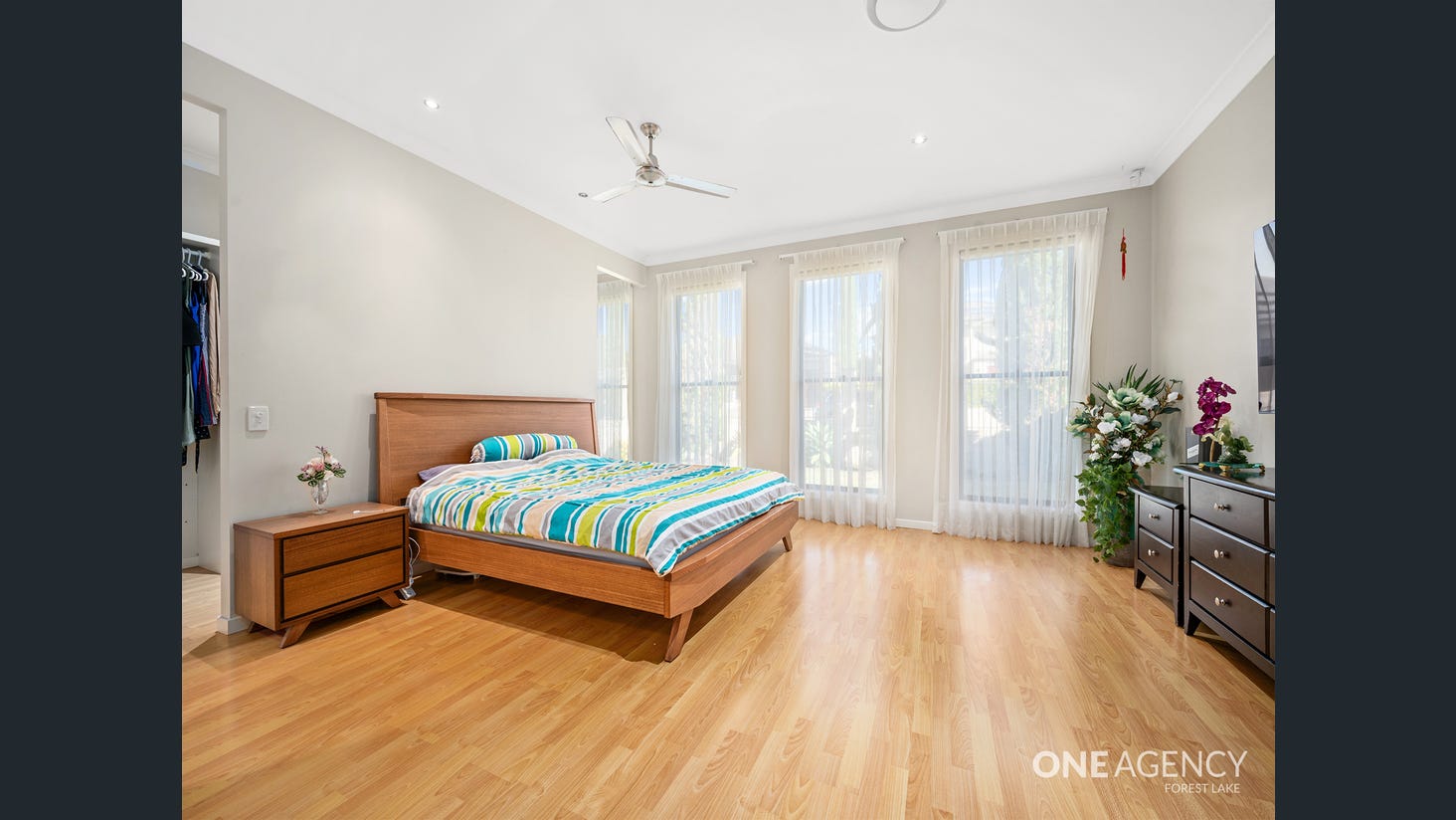 IMMACULATE SIL HOUSE AVAILABLE — Home image 10
