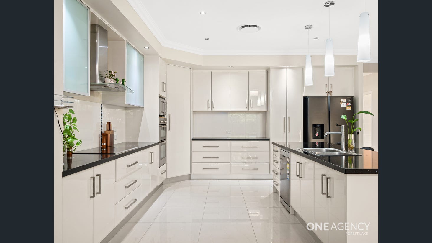 IMMACULATE SIL HOUSE AVAILABLE — Home image 14