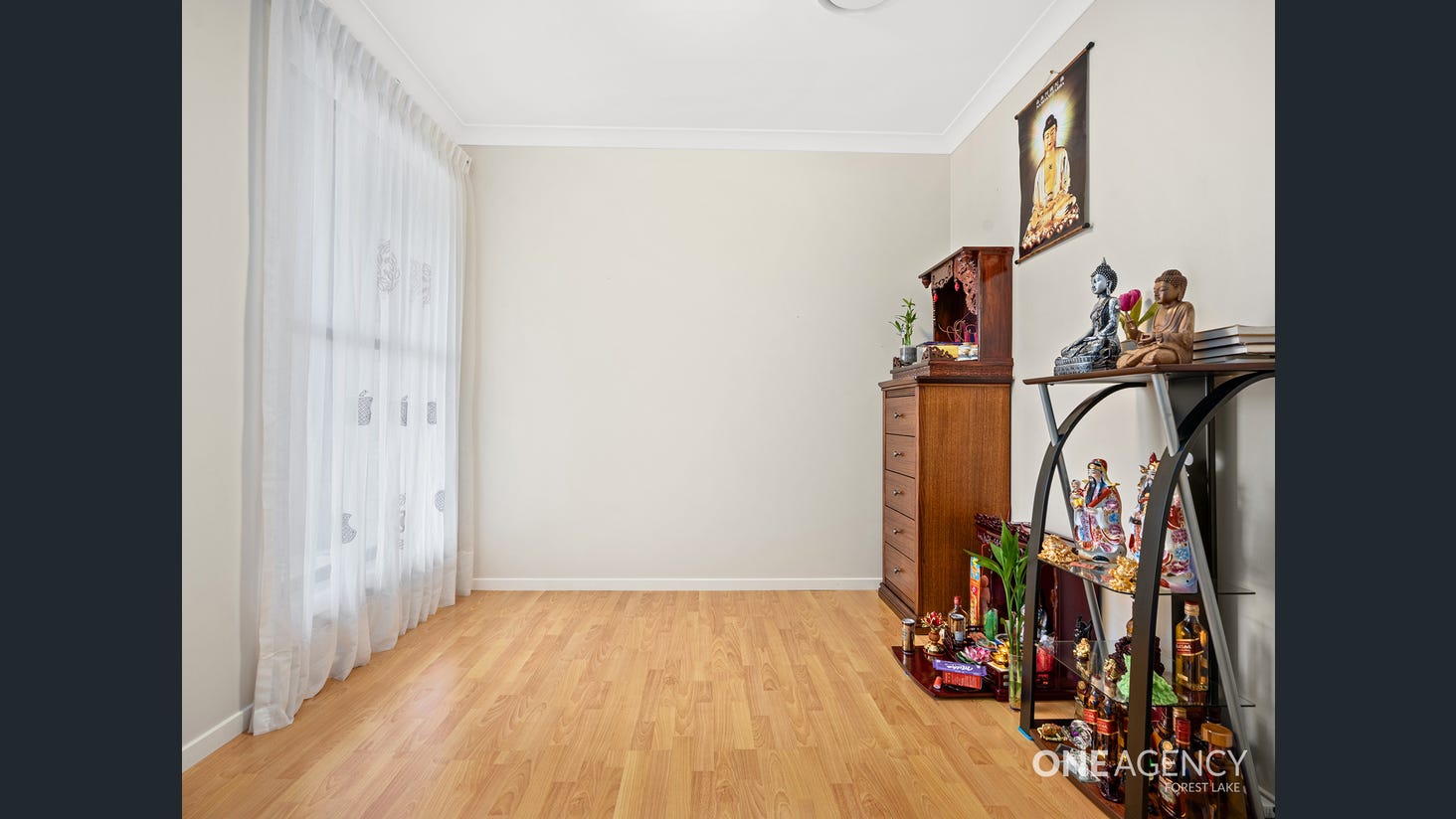 IMMACULATE SIL HOUSE AVAILABLE — Home image 18