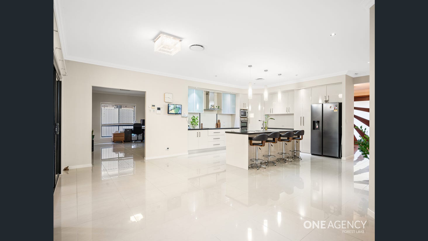 IMMACULATE SIL HOUSE AVAILABLE — Home image 19