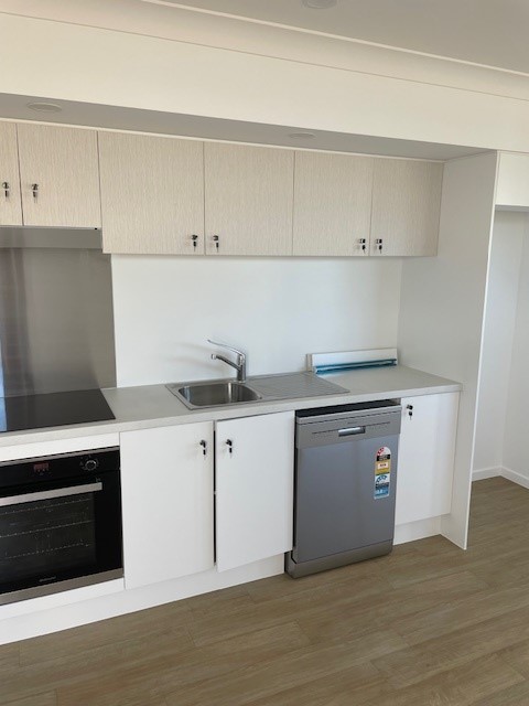 Eli Waters, Hervey Bay QLD - Robust 2 Bed Duplex (Villa 2) — Home image 6
