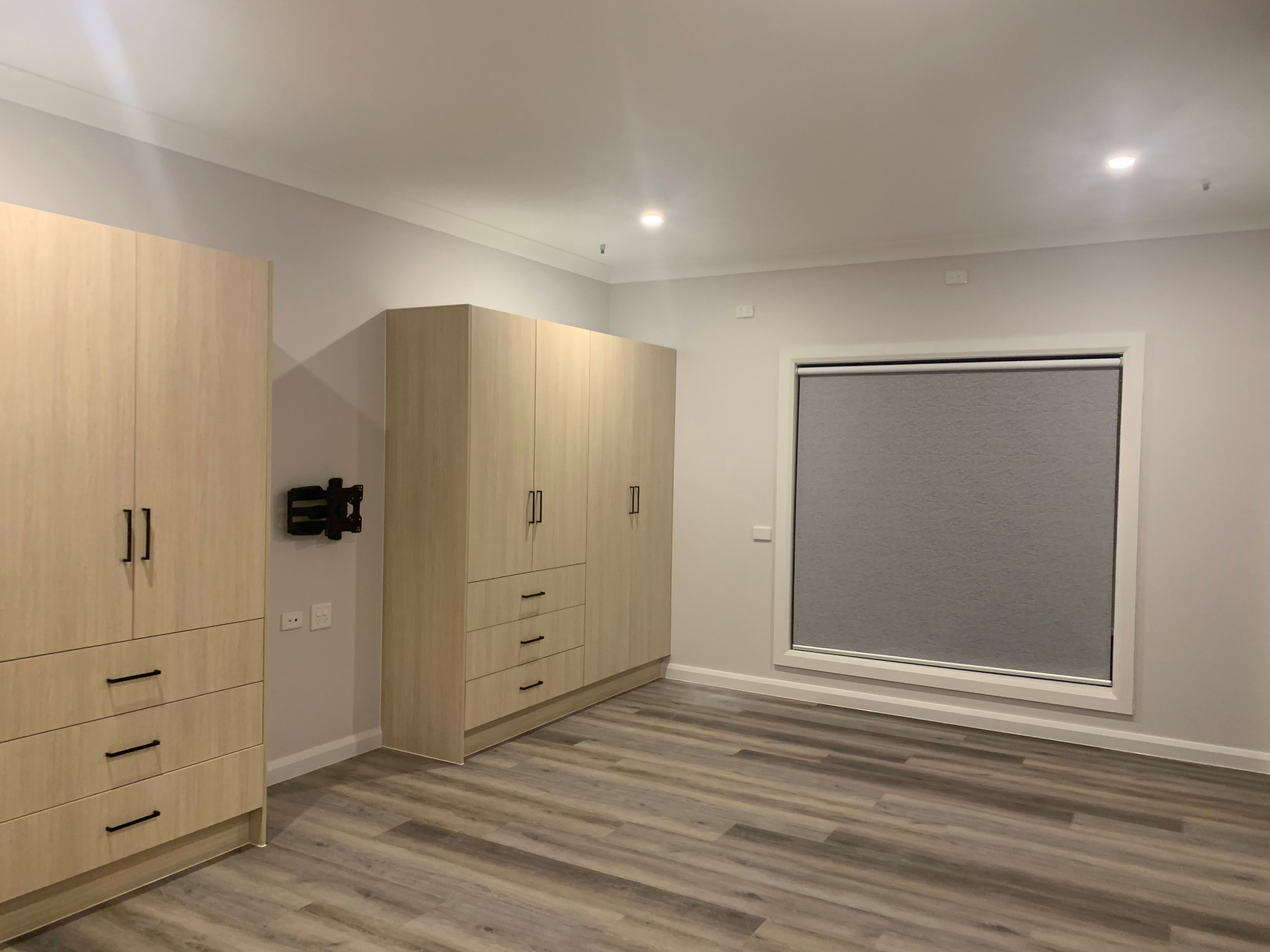 Avail. Now - HPS/FA vacancies for males, huge bedrooms and ensuites — Home image 3