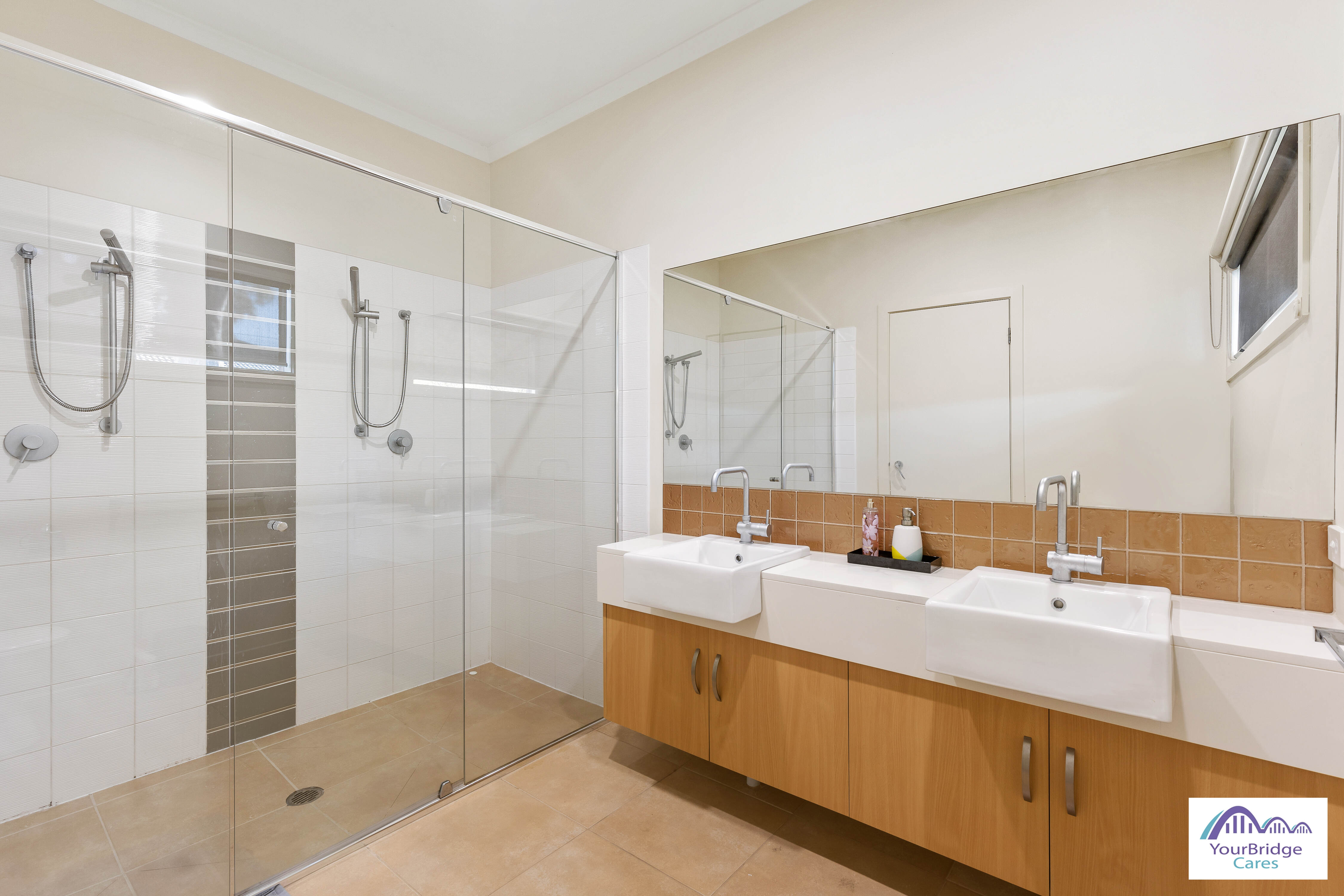 A lovely SIL / STA / MTA Accommodation in Cranbourne East, Victoria — Home image 3