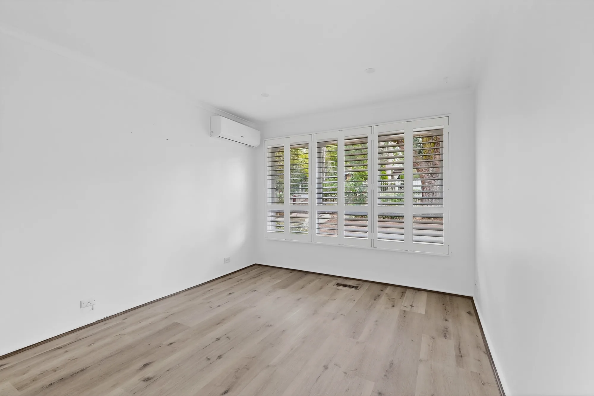 Beautiful Accessible SIL Home in Croydon - MTA Available — Home image 3