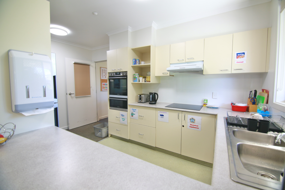 Spacious Dandenong Home - Room Vacancy — Home image 2