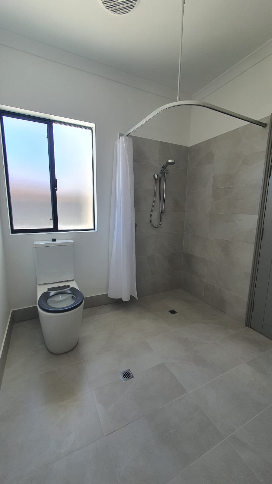 Brand-New very spacious 3 bedroom SDA House — Home image 3