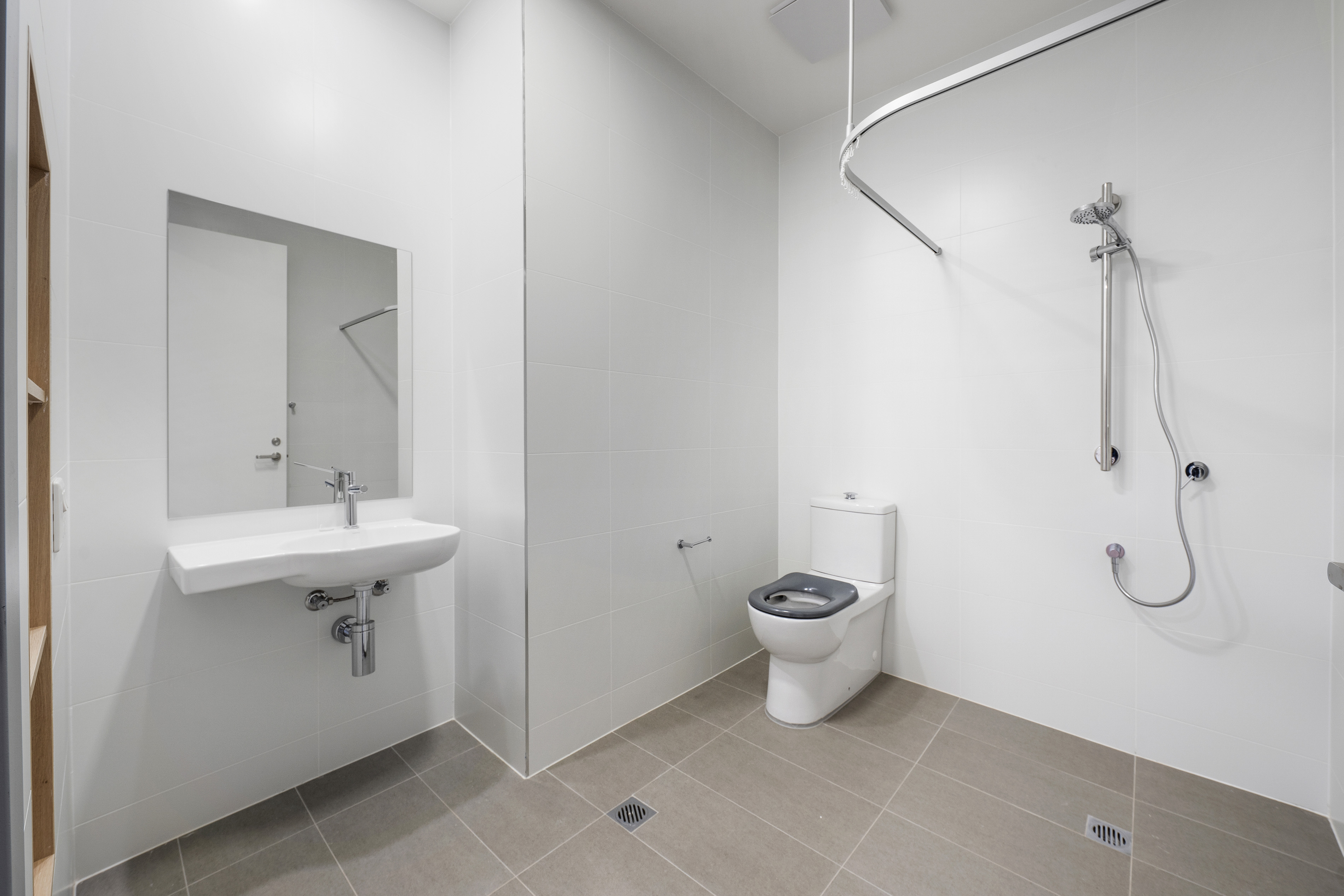 High Physical Support Housing in Salisbury for Independent Living — Home image 11