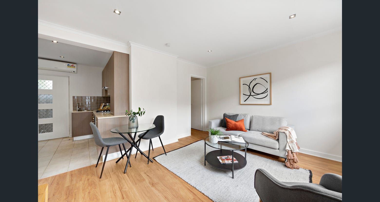 Delightful 2 Bedroom SIL Unit in Sunshine,Melbourne — Home image 7