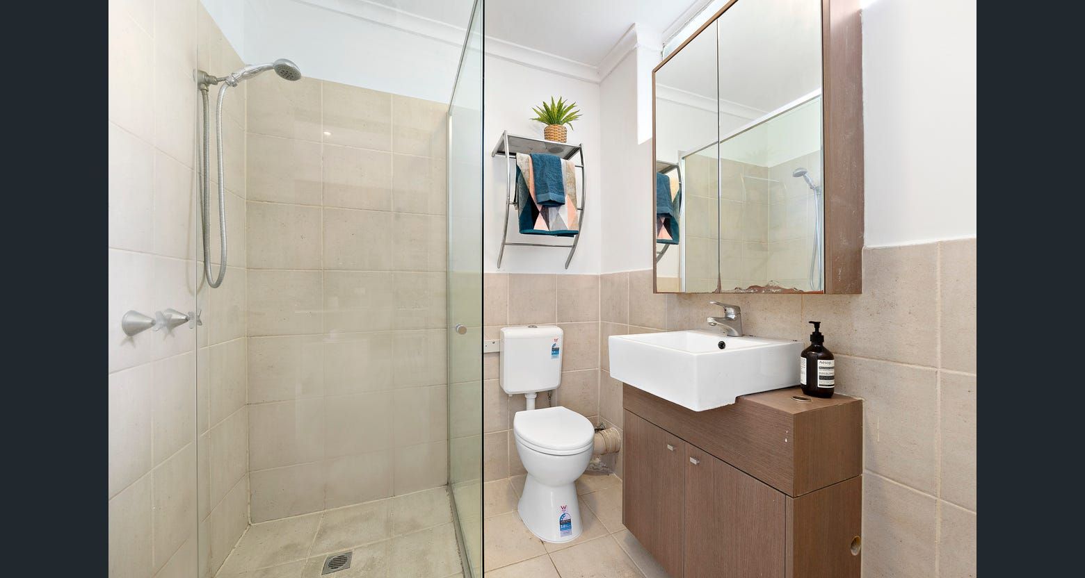 Delightful 2 Bedroom SIL Unit in Sunshine,Melbourne — Home image 11