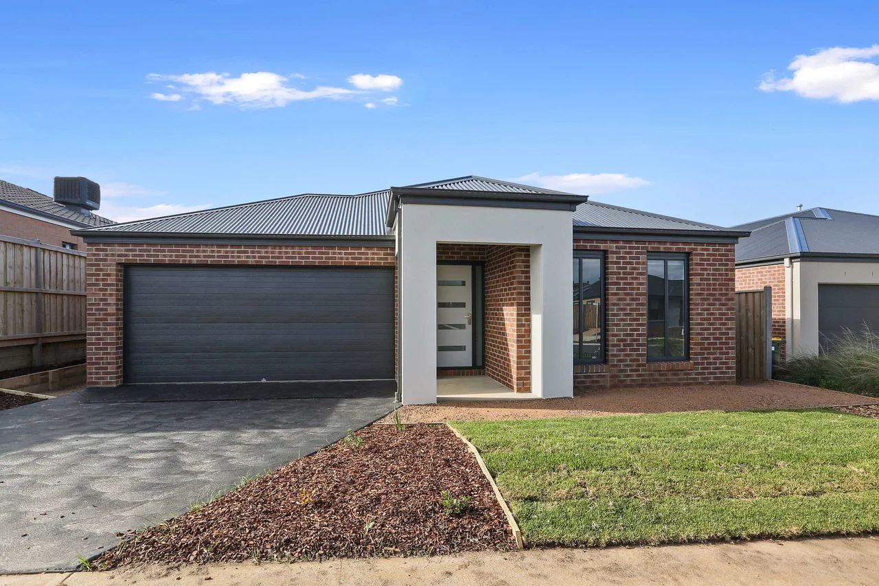 Male SIL House in Armstrong Creek — Home image 3