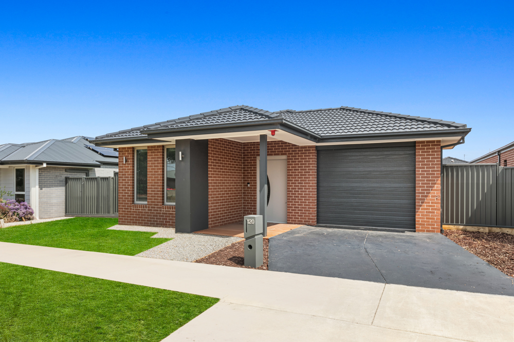 Robust SDA | Two Independent Homes on One Title — Home image 2