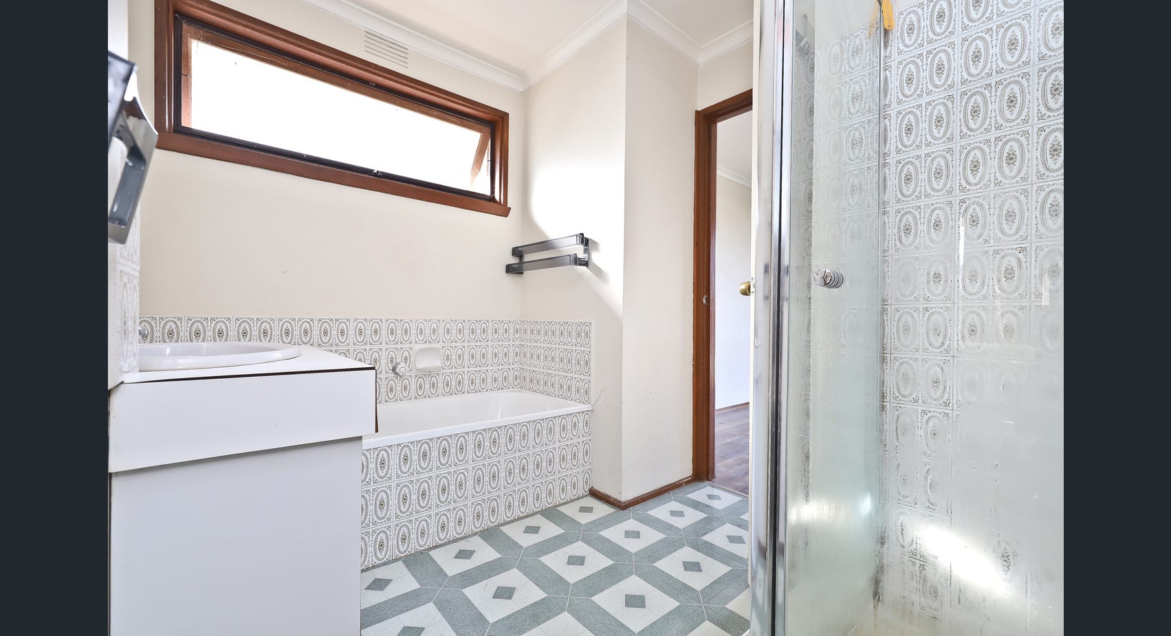 St Ablans SIL — Home image 4