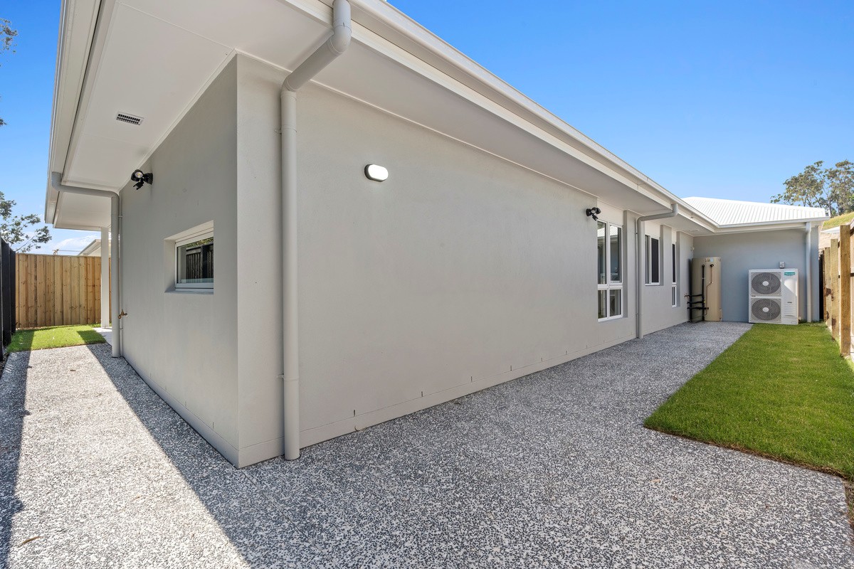 Brand New in Beautiful Burleigh — Home image 5