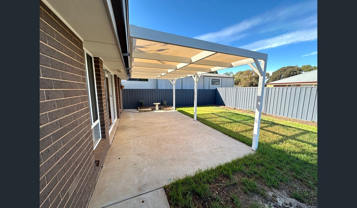 Comfortable and Accessible Living in Munno Para West — Home image 20