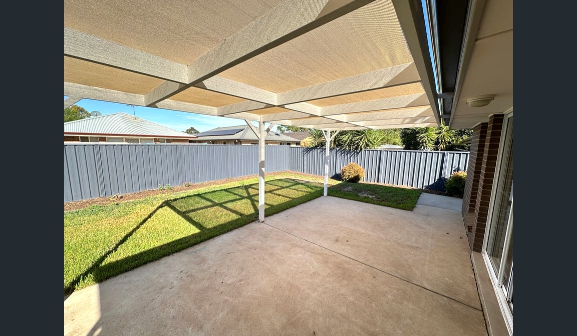 Comfortable and Accessible Living in Munno Para West — Home image 21