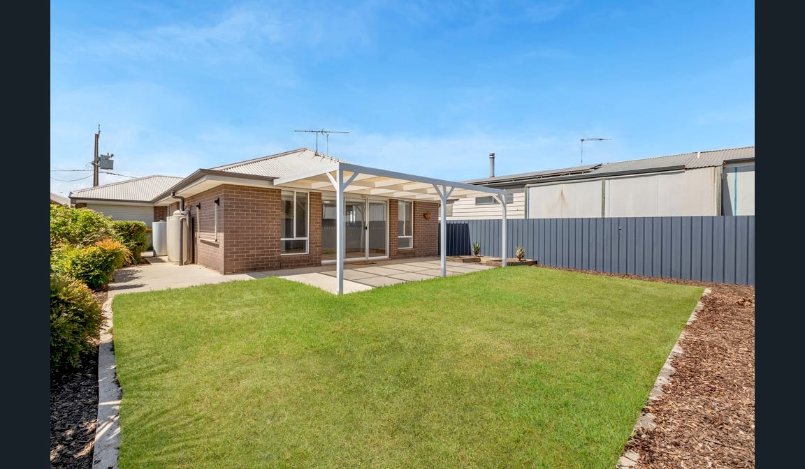Comfortable and Accessible Living in Munno Para West — Home image 11
