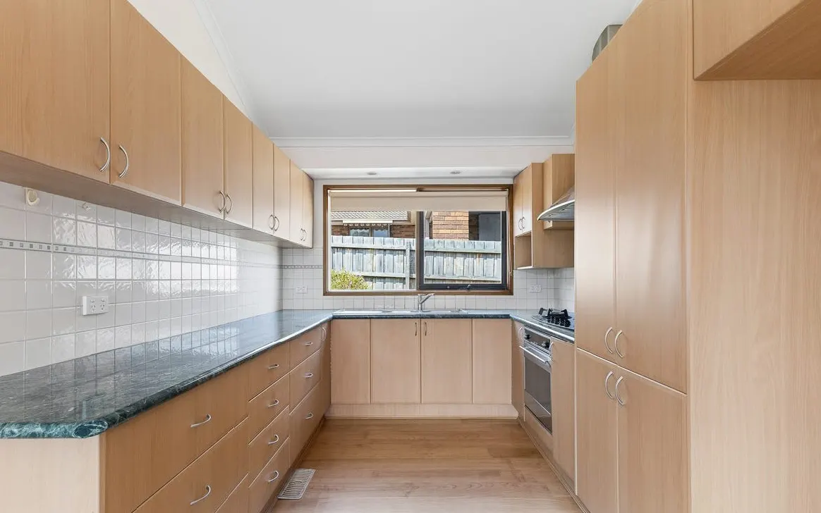 Beautiful SIL Home in Ringwood - MTA Available — Home image 2
