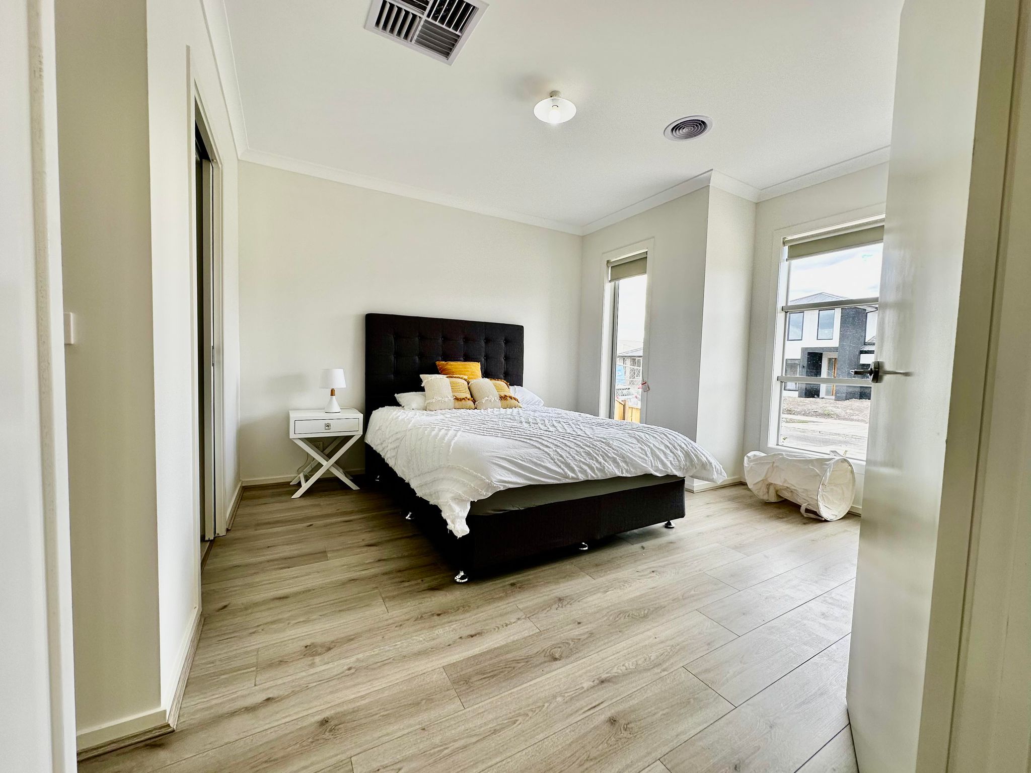 Beautiful, newly built SIL/MTA/STA- Respite  accommodation- Close to Hospital — Home image 3