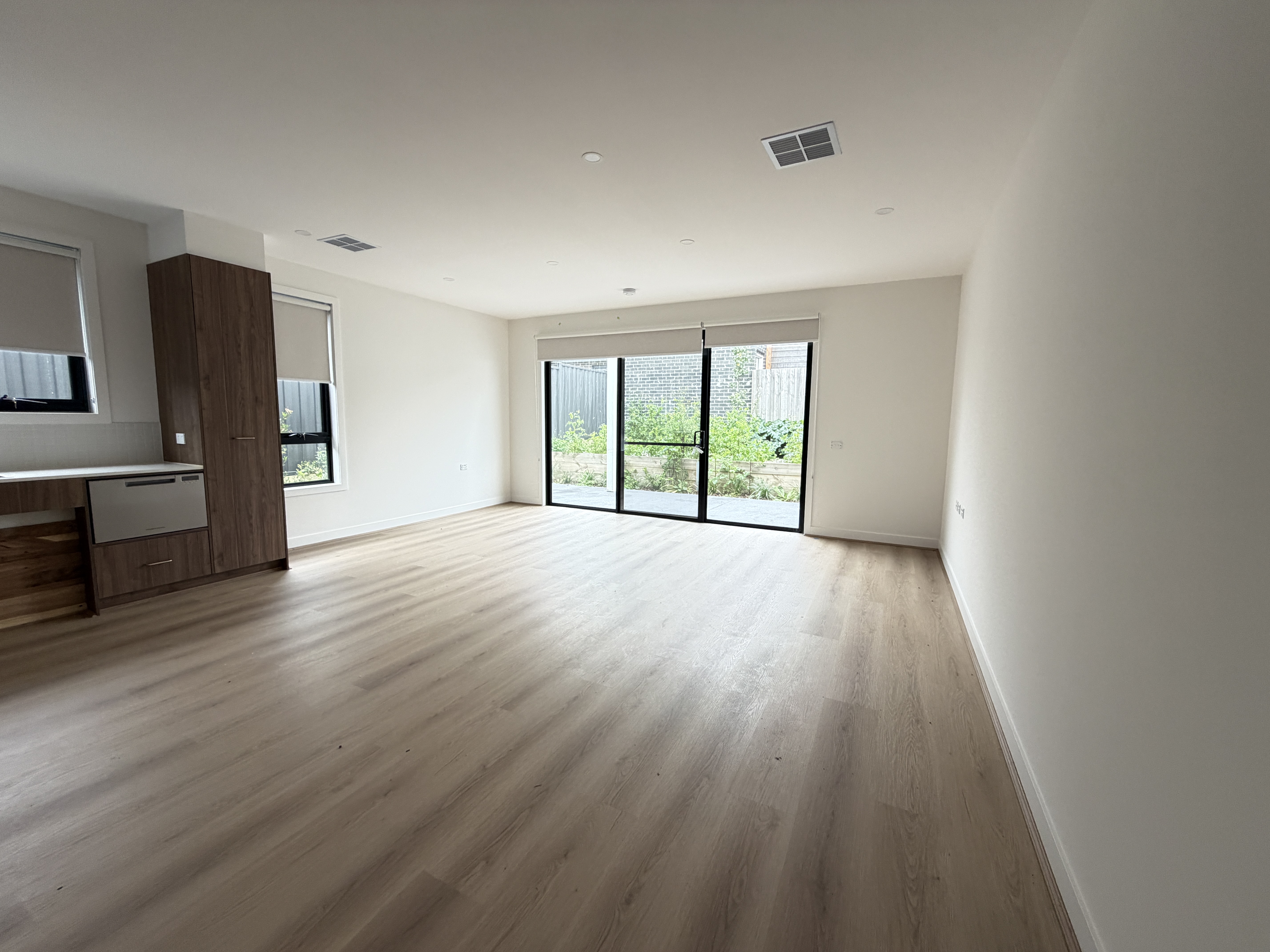 Brand-New 2+OOA HPS SDA Home in Prime Glenroy Location — Home image 4
