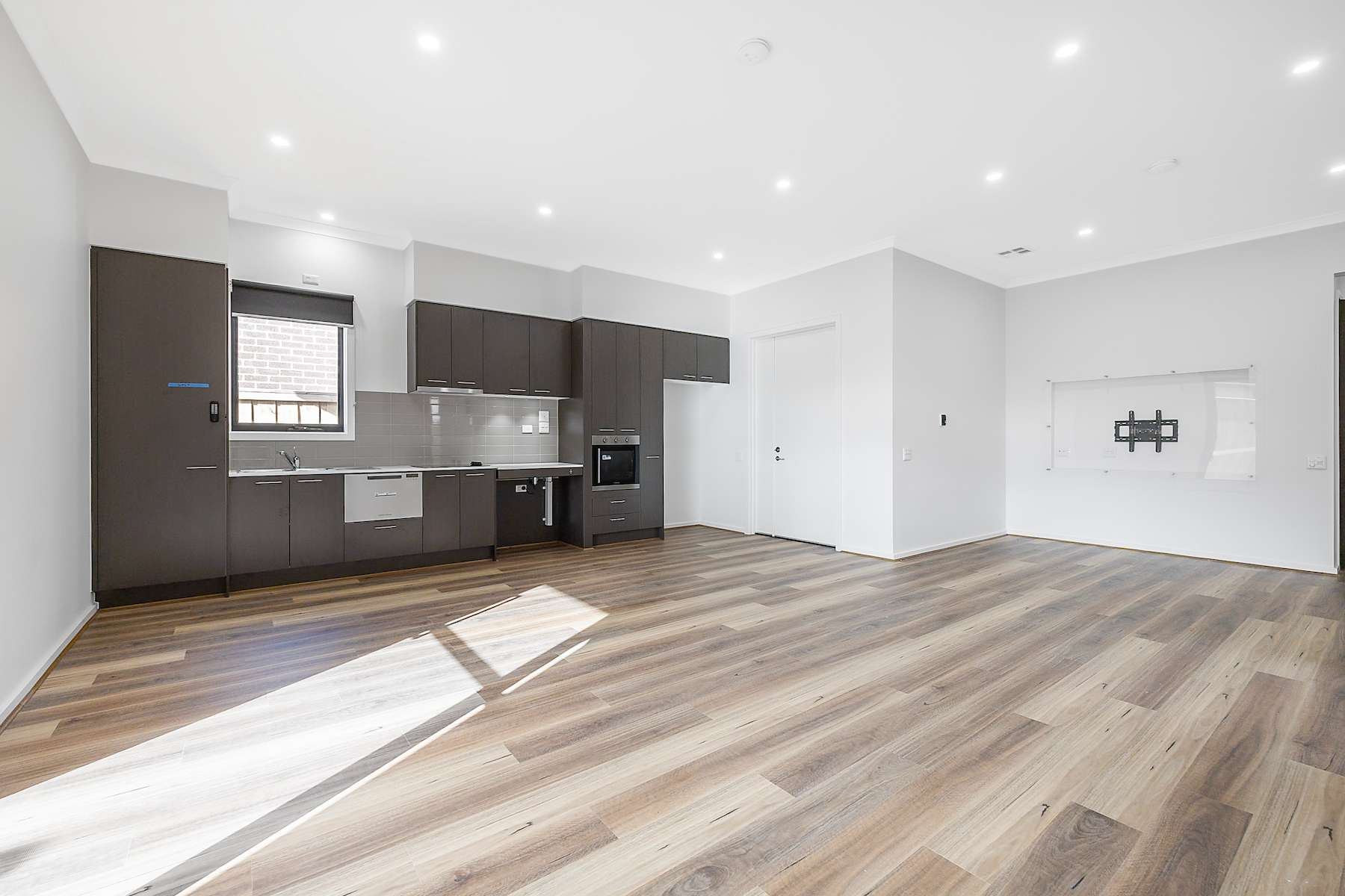 Weir Views – Melton Robust / High Physical Support 2-Residents — Home image 3