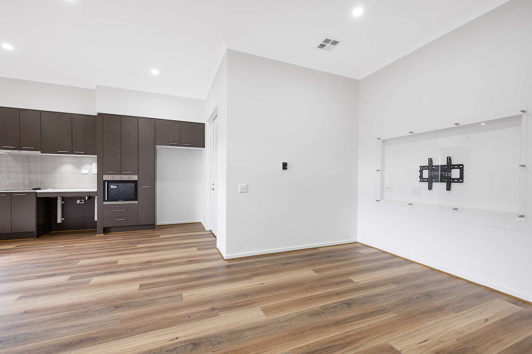 Weir Views – Melton Robust / High Physical Support 2-Residents — Home image 7