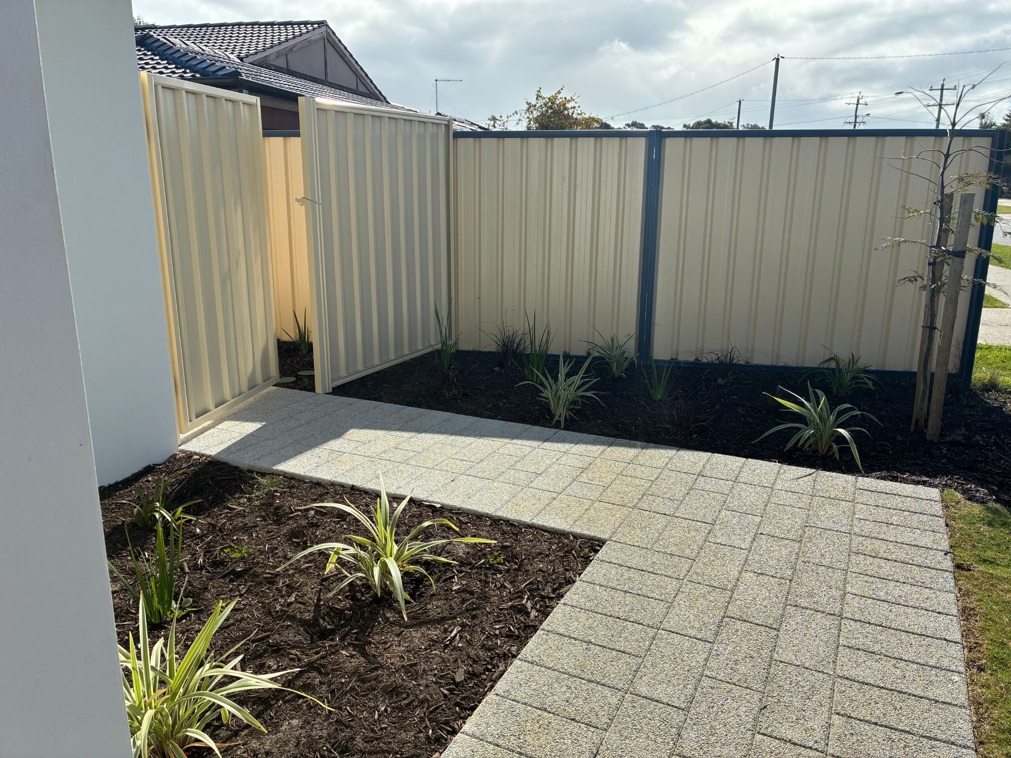 Cooloongup - 3 Bed SDA Villa Home - Improved Livability — Home image 7