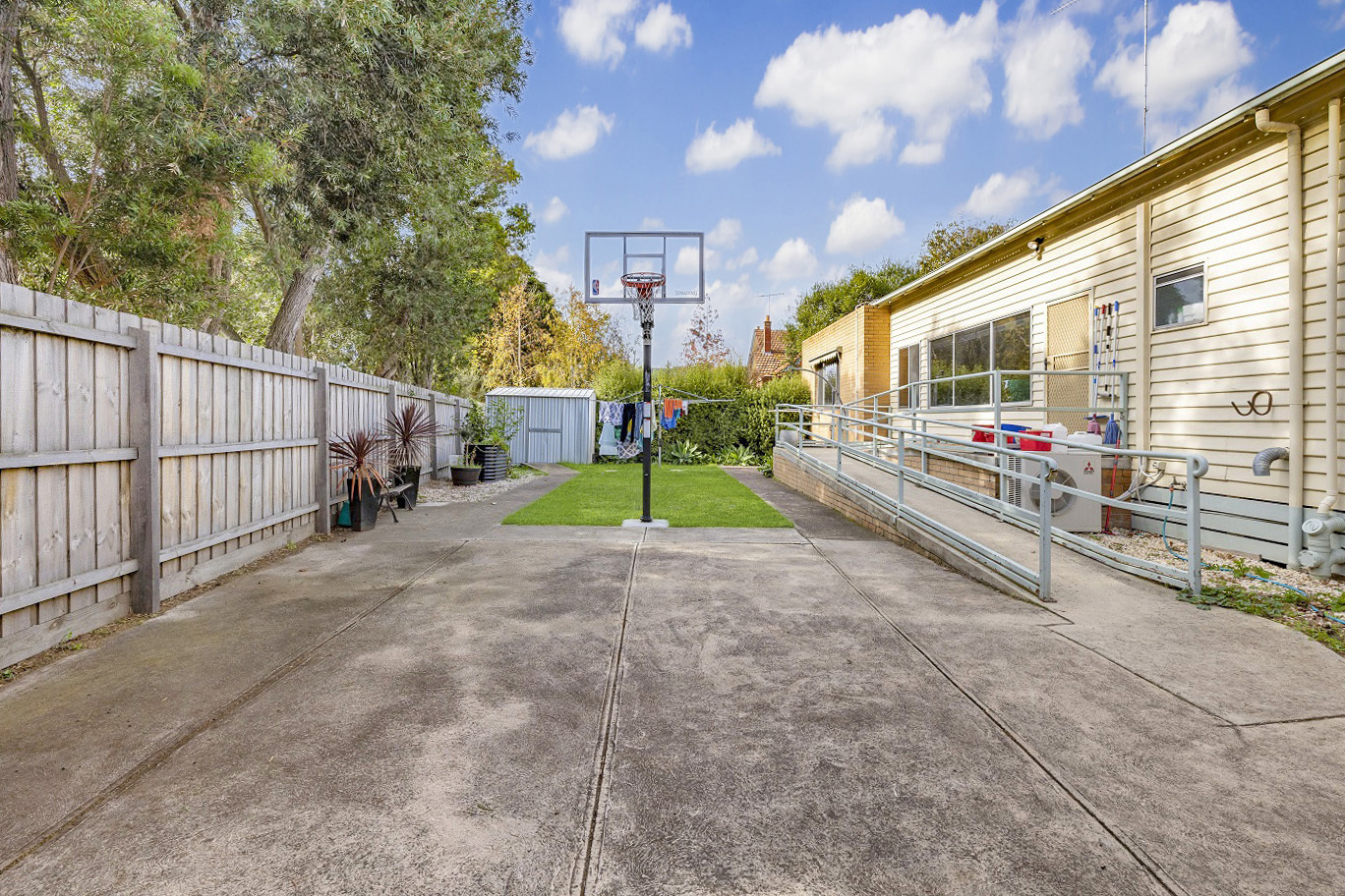 Two vacancies available in a five bedroom house in Geelong West — Home image 6