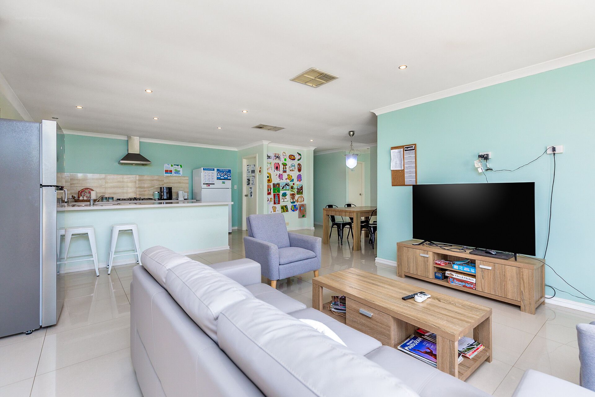 Cosy home with big backyard in Clarkson — Home image 8