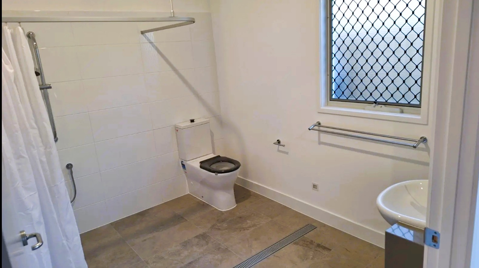 PALMVIEW, SUNSHINE COAST QLD – HIGH PHYSICAL SUPPORT HOUSE — Home image 3